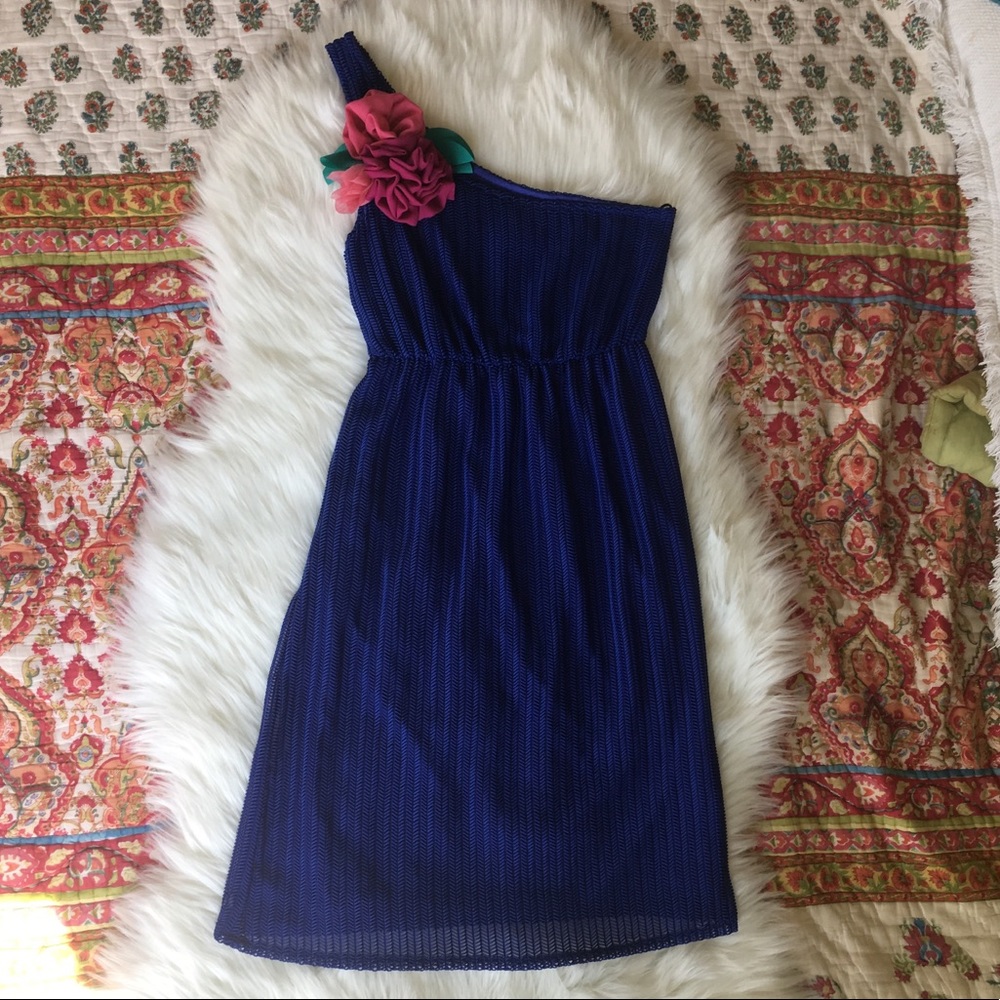 Judith March royal blue dress with flower pin
